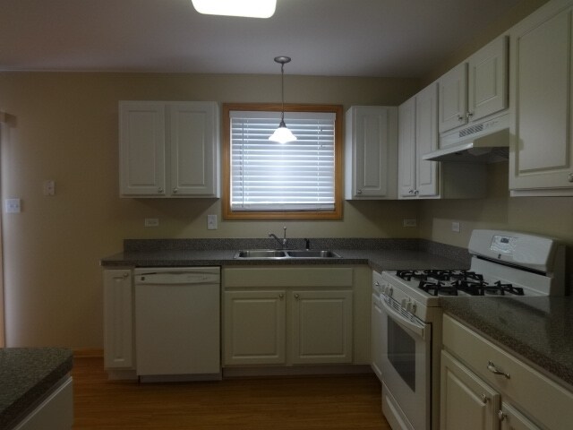 Foto del edificio - 5154 W Park Ln