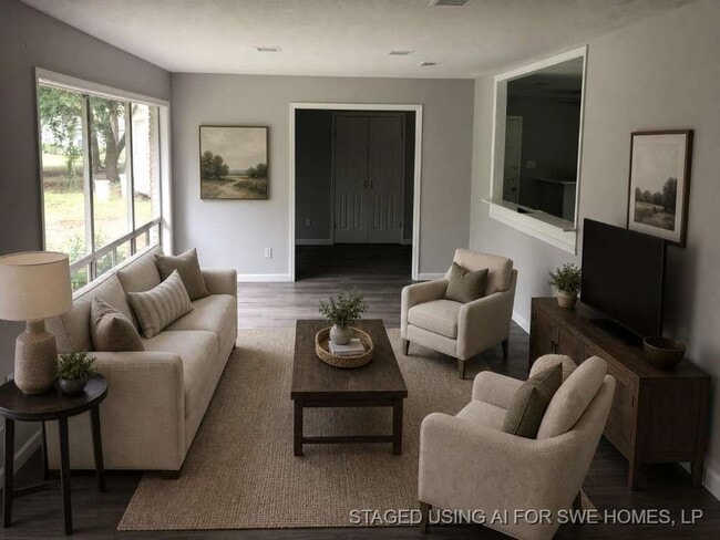 Building Photo - 3515 Elm Dr