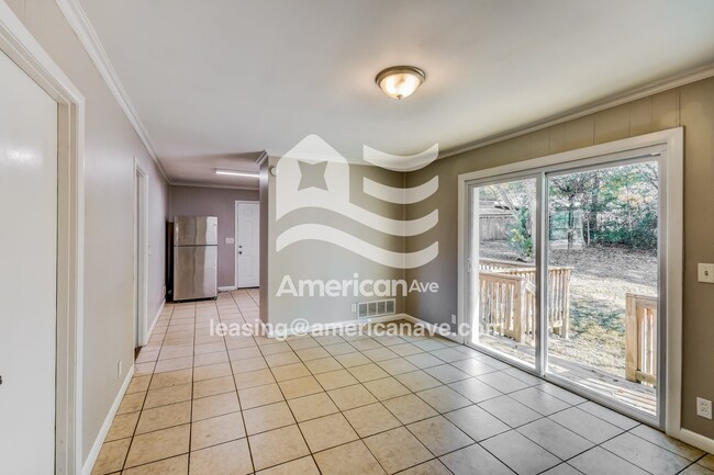 Foto del edificio - 2515 Ridgewood Rd