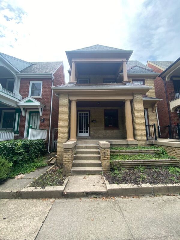 Primary Photo - 2913 W Grace St