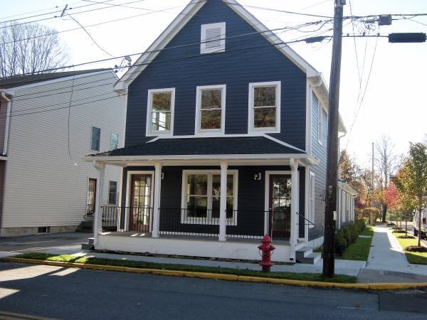 Primary Photo - 112 E Market St