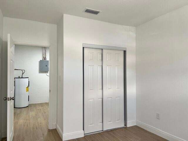 Building Photo - 491 W Jordan Blvd