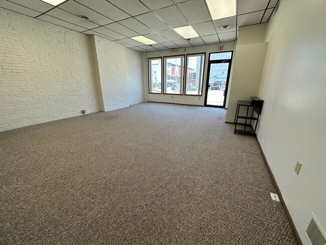 Photo - First Floor Commercial Space in Perfect Oakland Location Right on Boulevard of the Allies! CALL T... Apartment