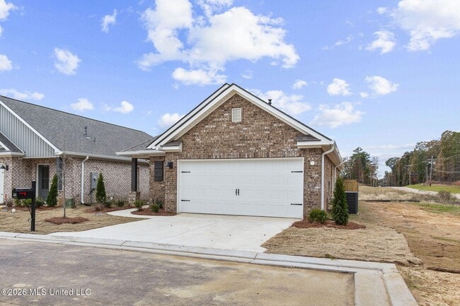 Building Photo - 621 Stillwater Cv