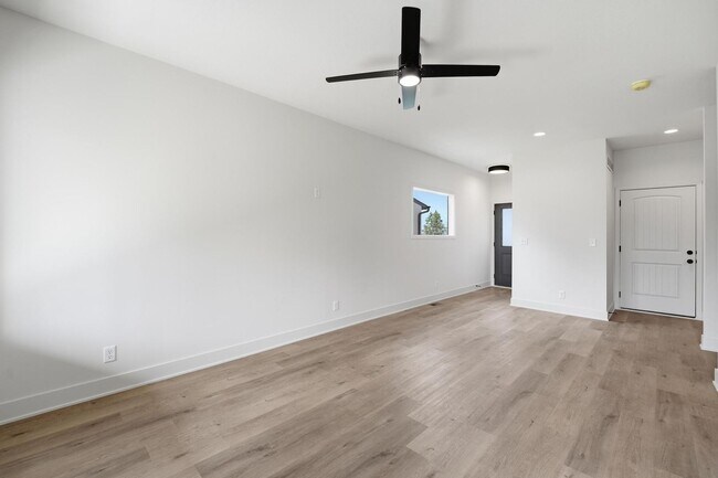 Foto del edificio - 218 NW Orchard St