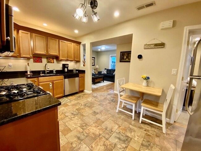 Foto del edificio - 61 Callender Ave