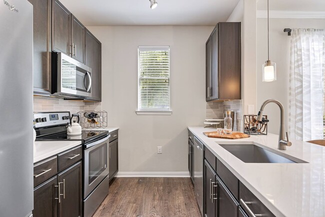 Building Photo - Modern 1-Bed Living with Waived Fees!