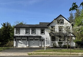 Building Photo - 555 Cedar Ave
