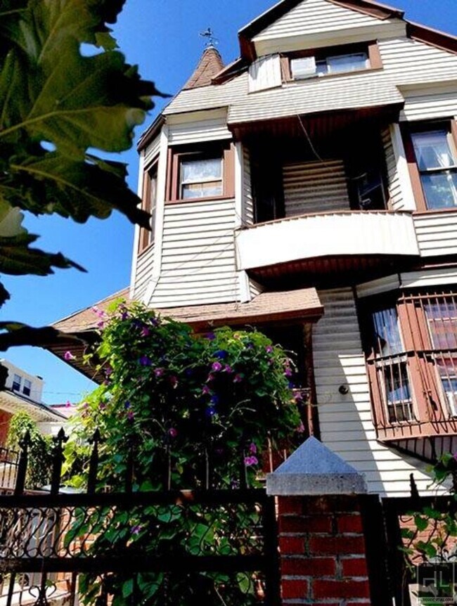 Foto del edificio - LINDEN STREET