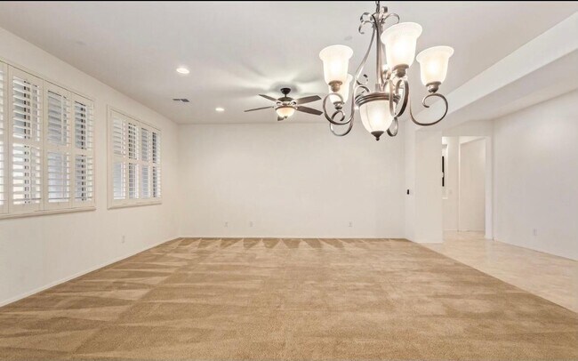 Foto del edificio - 2512 W Hayduk Rd