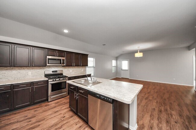 Building Photo - 5410 Dovetail Arbor Trace
