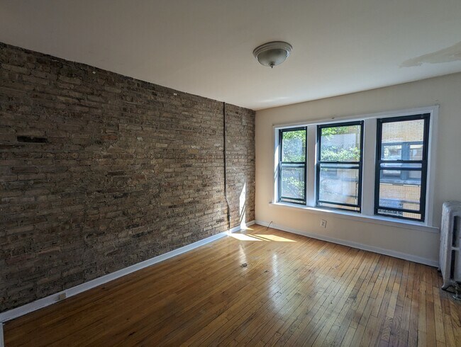 Building Photo - 2334.5 N Spaulding Ave