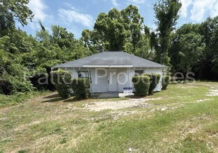 Building Photo - 913 Glenn St