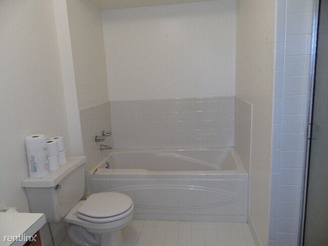 Foto del edificio - 4 br, 2.5 bath House - 9 Lewis street