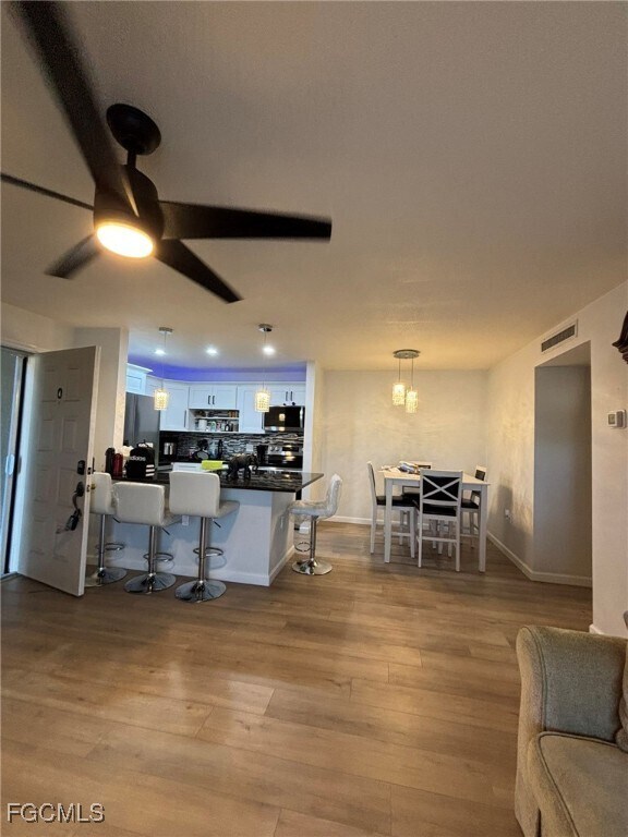 Foto del edificio - 5713 Foxlake Dr