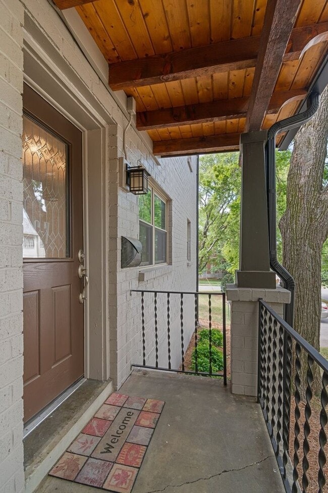 Building Photo - Quaint Westchester Condo