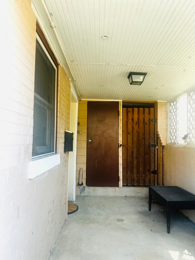 Foto del edificio - 1663 Newton St NW