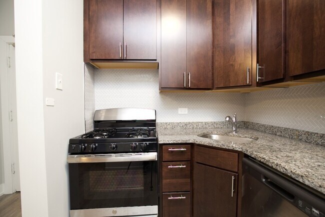 Foto del edificio - 4828 N Damen Ave
