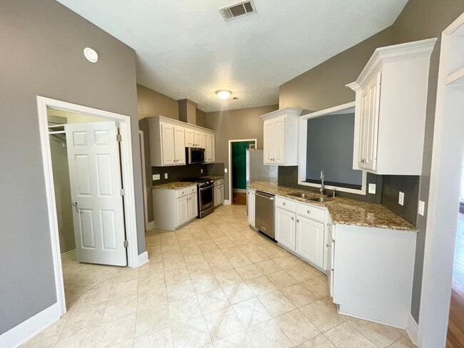 Foto del edificio - 3/2 For Rent in Germantown School District!