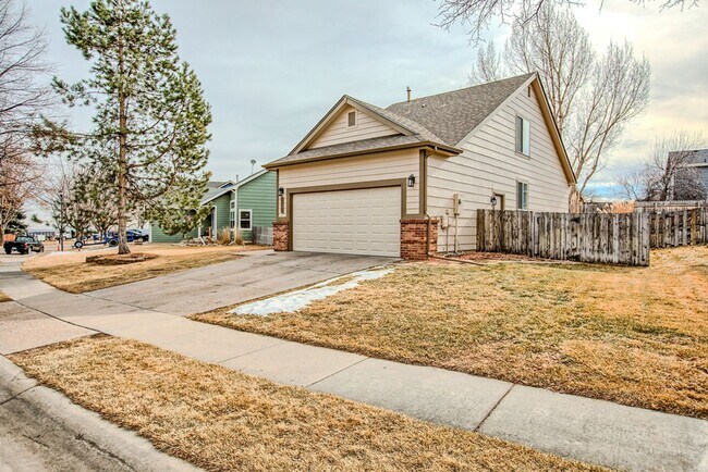 Foto del edificio - 3 Bedroom 2 1/2 Bath in South Fort Collins