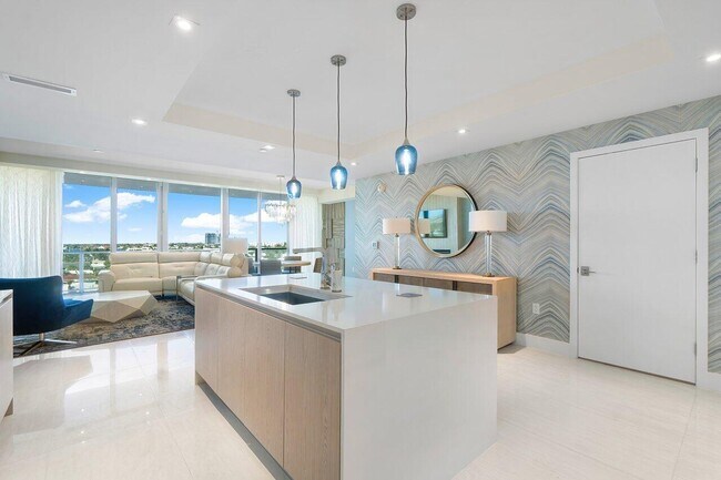 Building Photo - 3100 N Ocean Dr