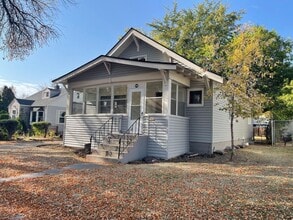 Building Photo - 3921 3rd Ave S
