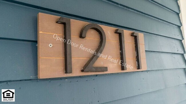 Building Photo - 1209 Rivermet Ave