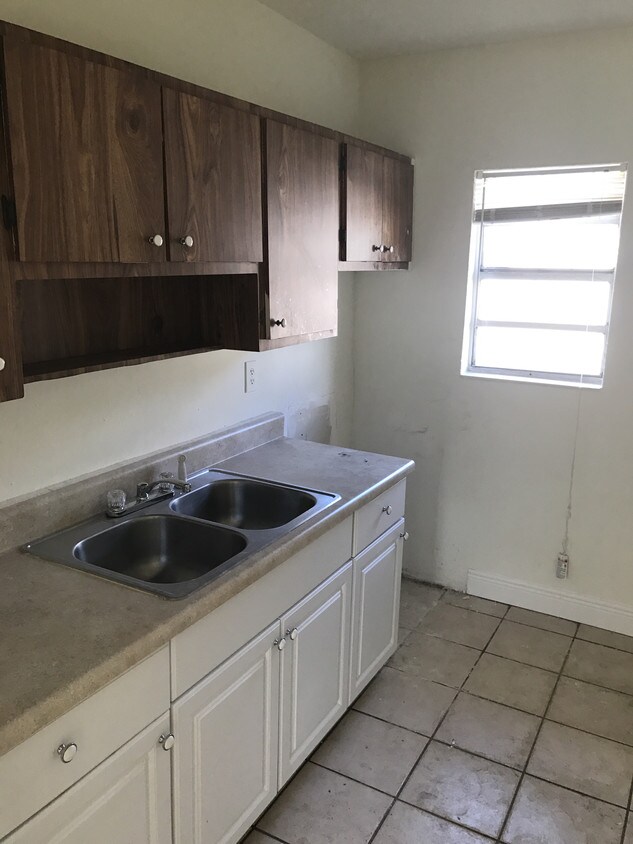 Foto principal - 745 NW 14th Way
