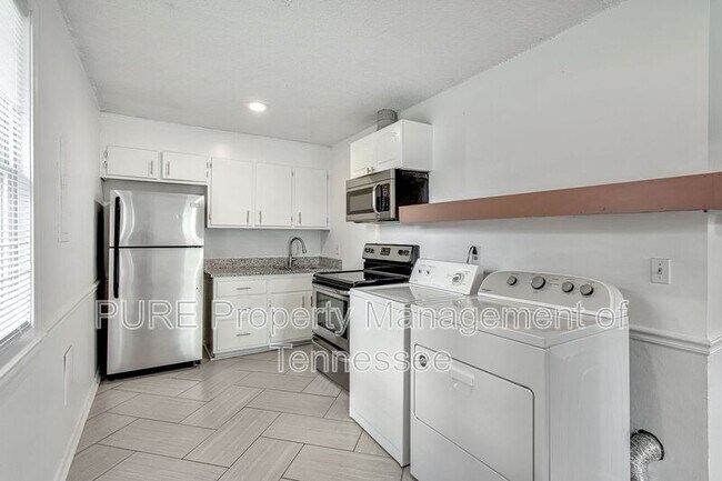 Building Photo - 920 Granada Ave