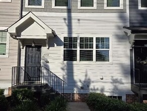 Building Photo - 3752 Oxford Cir