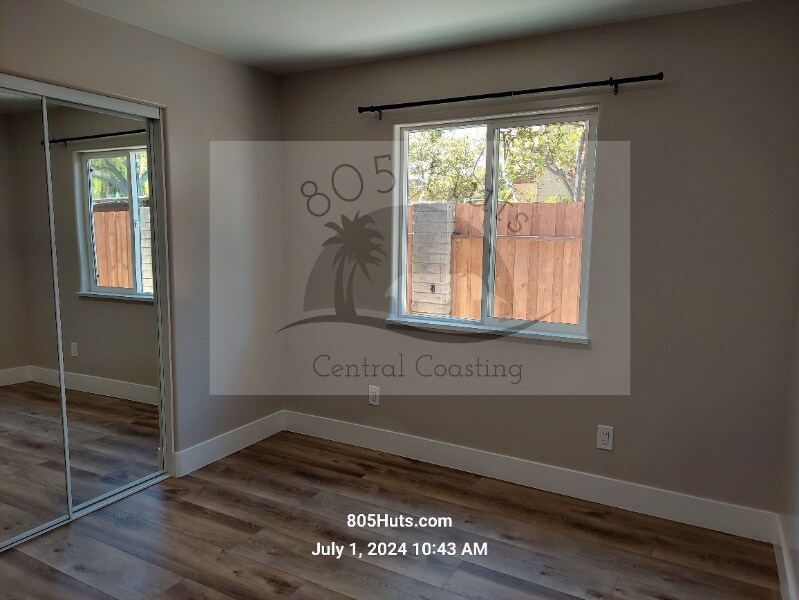 Foto del edificio - 1076 Rosewood Dr