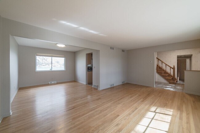 Foto del edificio - 1587 3 Lakes Dr