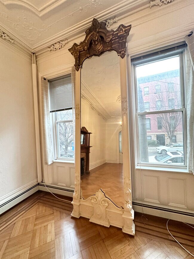 Building Photo - 125 Mercer St