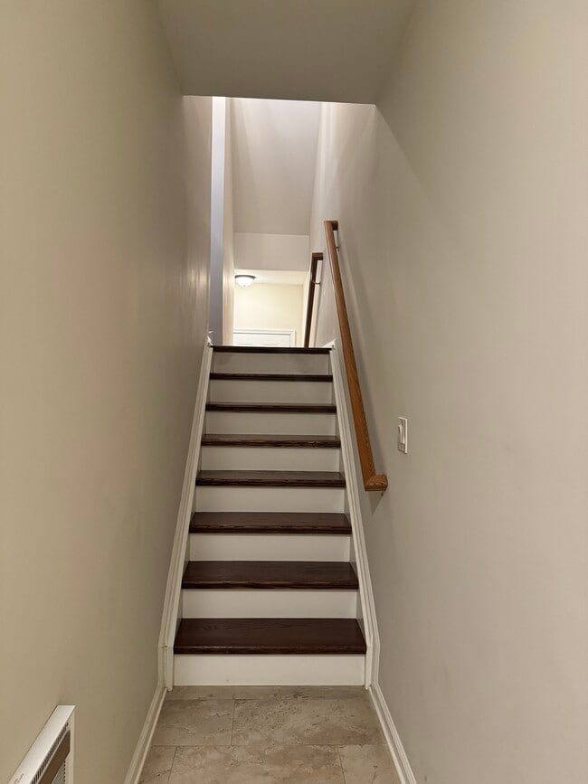 Building Photo - 813 Deluca Rd