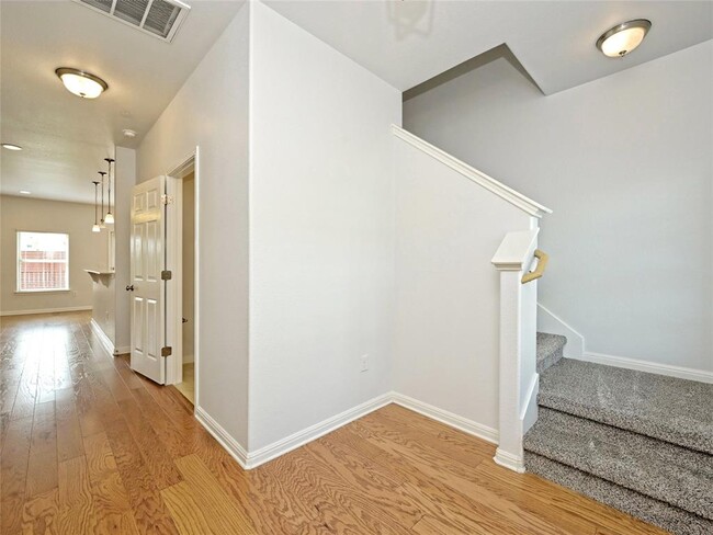 Building Photo - 1611 Airedale Rd
