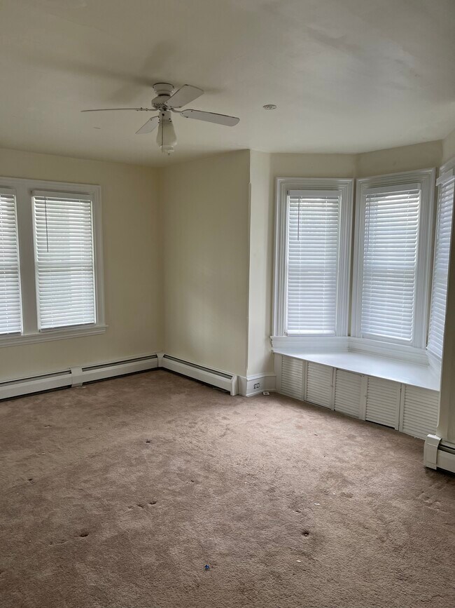 1463 Skippack Pike Unit First floor, Blue Bell, PA 19422 Apartments