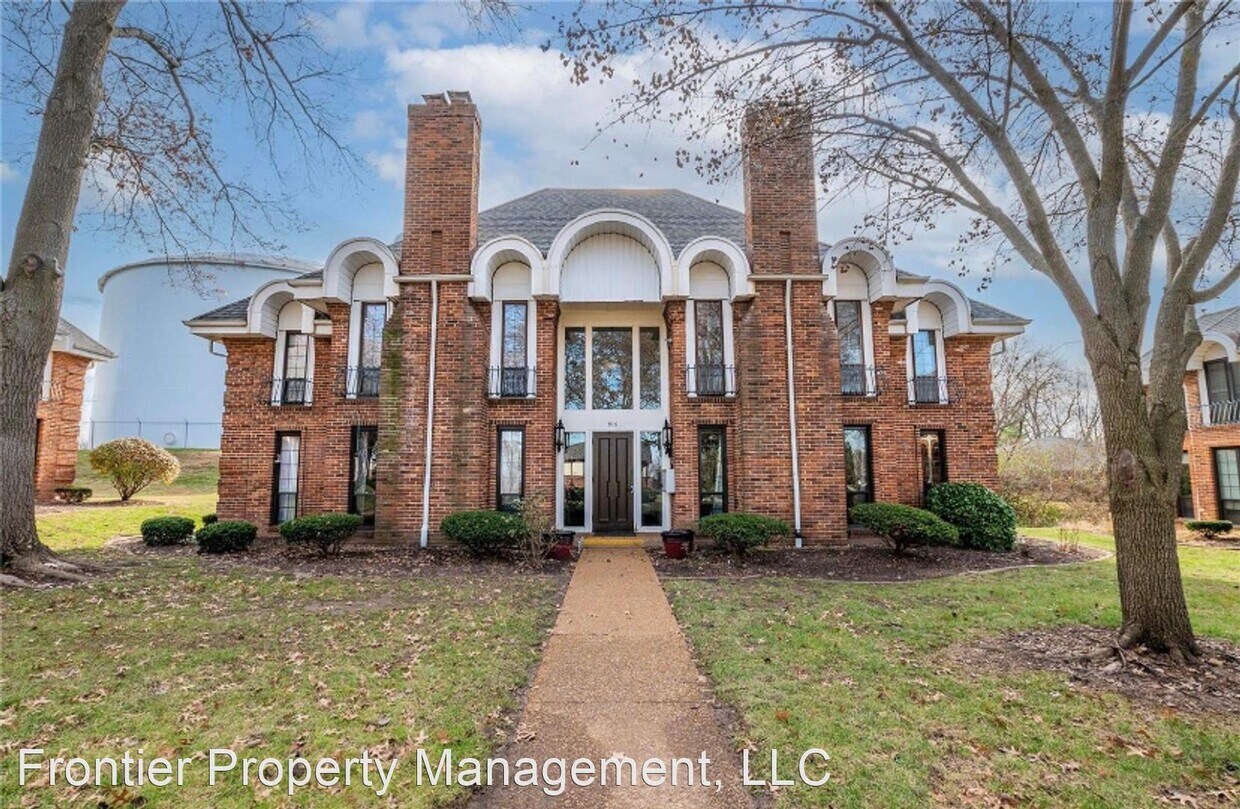 916 Claytonbrook Dr, Ballwin, MO 63011 House Rental in Ballwin, MO