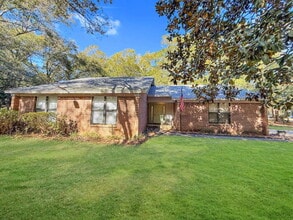 Building Photo - 6929 Summit Way