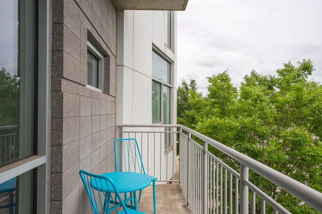 Building Photo - 2115 Yeaman Pl