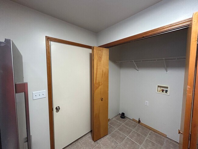 Foto del edificio - 2 bedroom, 2 full bath with attached garage