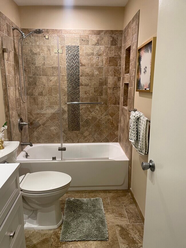 Building Photo - 31 Bellevue Ter