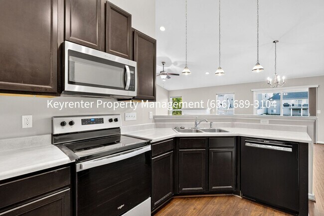 Foto del edificio - Modern Ranch Retreat – 4BR/3BA in Saint Charles!