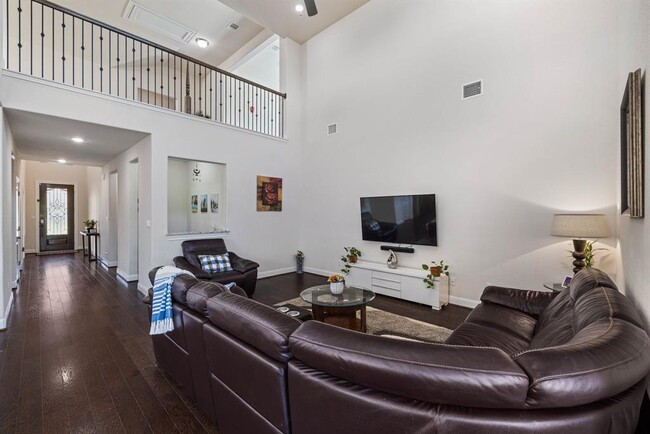 Foto del edificio - 4217 Privacy Hedge St