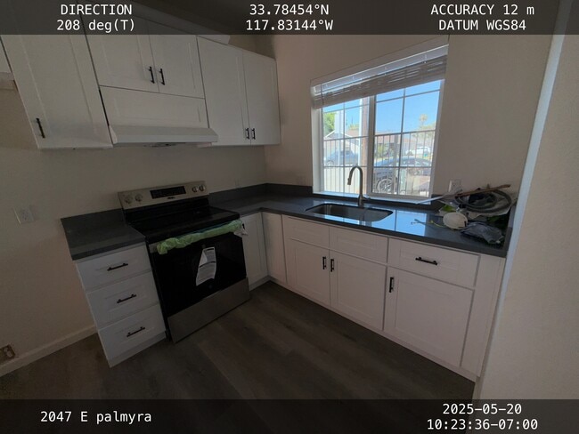Building Photo - 2047 E Palmyra Ave