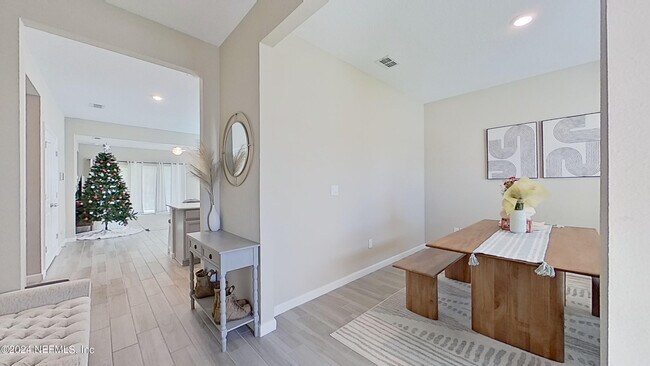 Foto del edificio - 10887 Ventnor Ave