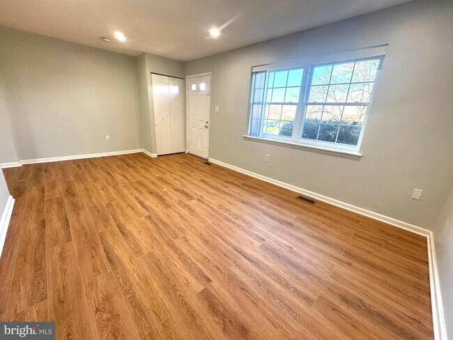 Foto del edificio - 4826 Grand Bend Dr