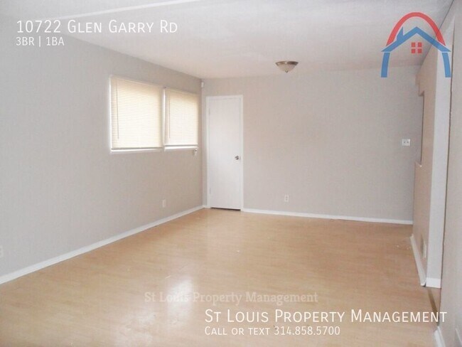 Building Photo - Nice three bedroom on quiet street. Large ...