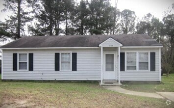 Building Photo - 1814 E Trail Dr SE