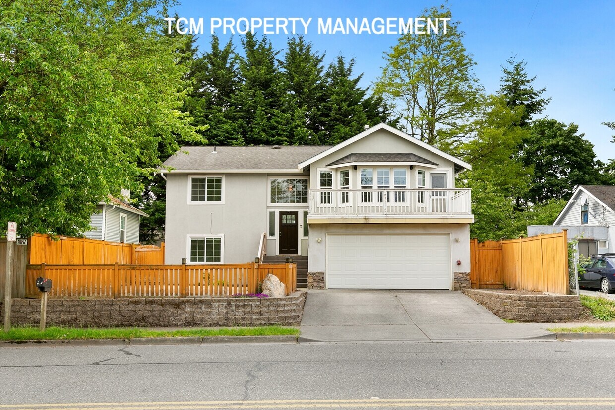 Foto principal - 2317 S 128th St
