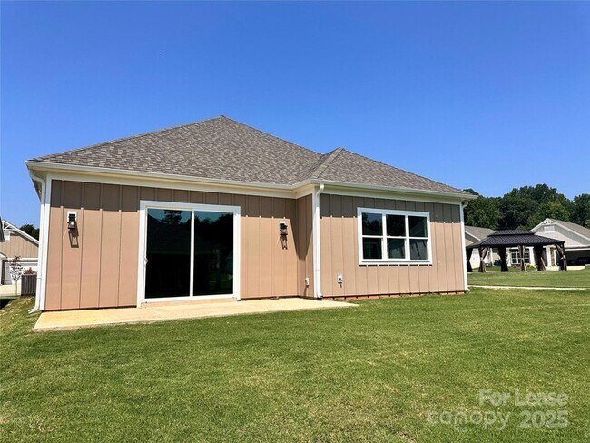 Building Photo - 4592 Kobus Ct.